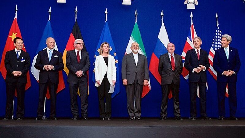 The ministers of foreign affairs of France, Germany, the European Union, Iran, the United Kingdom and the United States as well as Chinese and Russian diplomats announcing the framework for a Comprehensive agreement on the Iranian nuclear program (JCPOA) in Lausanne, 2 April 2015 Photo Credit: US State Department..