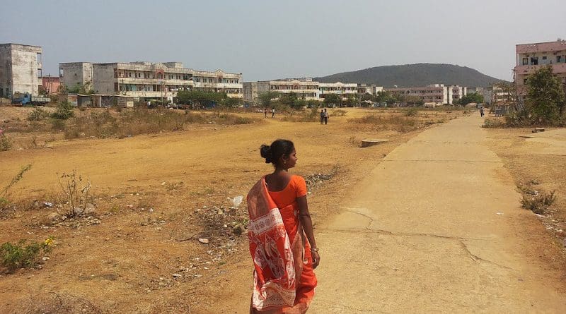India Woman Walking Living Rural Female