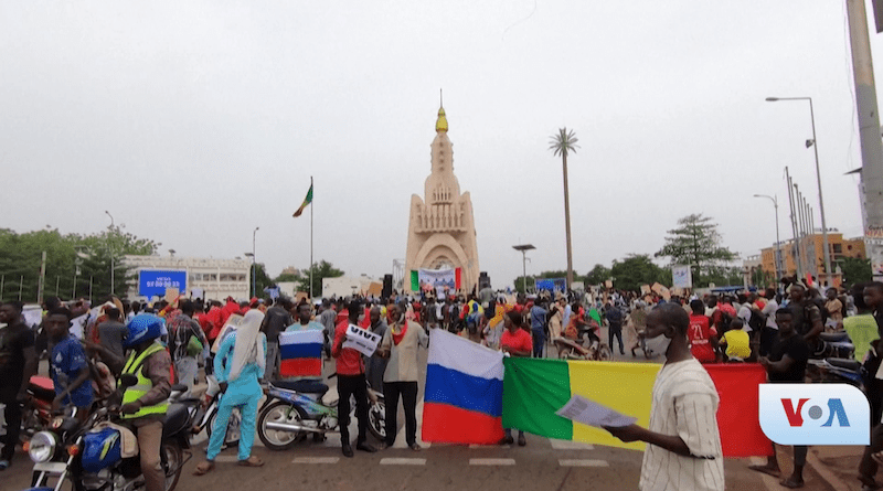A demonstration in support of the Malian Armed Forces in Bamako. Photo Credit: VOA Bambara, Wikipedia Commons