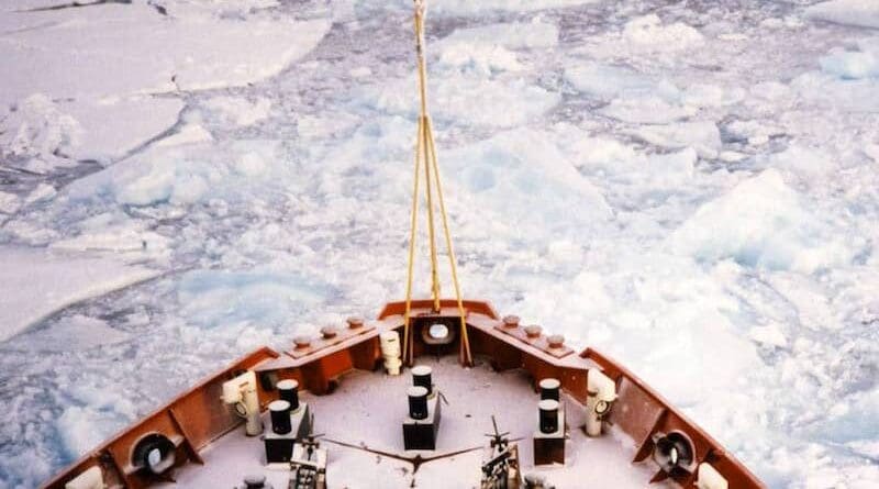 Icebreaker Des Groseilliers in the Arctic Ocean, 1997. Photo: Kevin Widener / U.S. Department of Energy Atmospheric Radiation Measurement (ARM) - CC BY-NC-SA 2.0