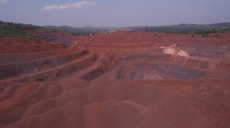 An iron ore mine in Keonjhar district of Odisha, India. Photo Credit: Bikashkumargiri1997, Wikimedia Commons